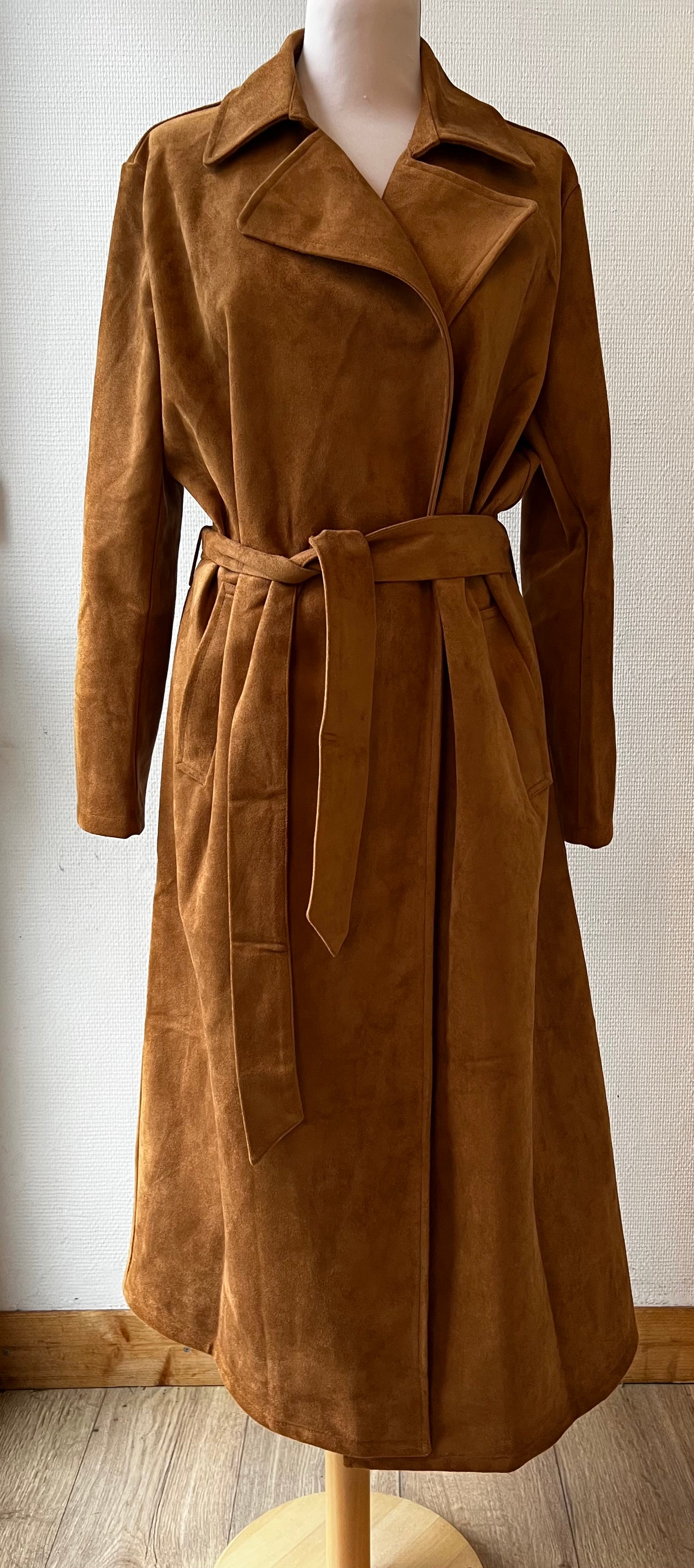 Trench long effet suédine camel