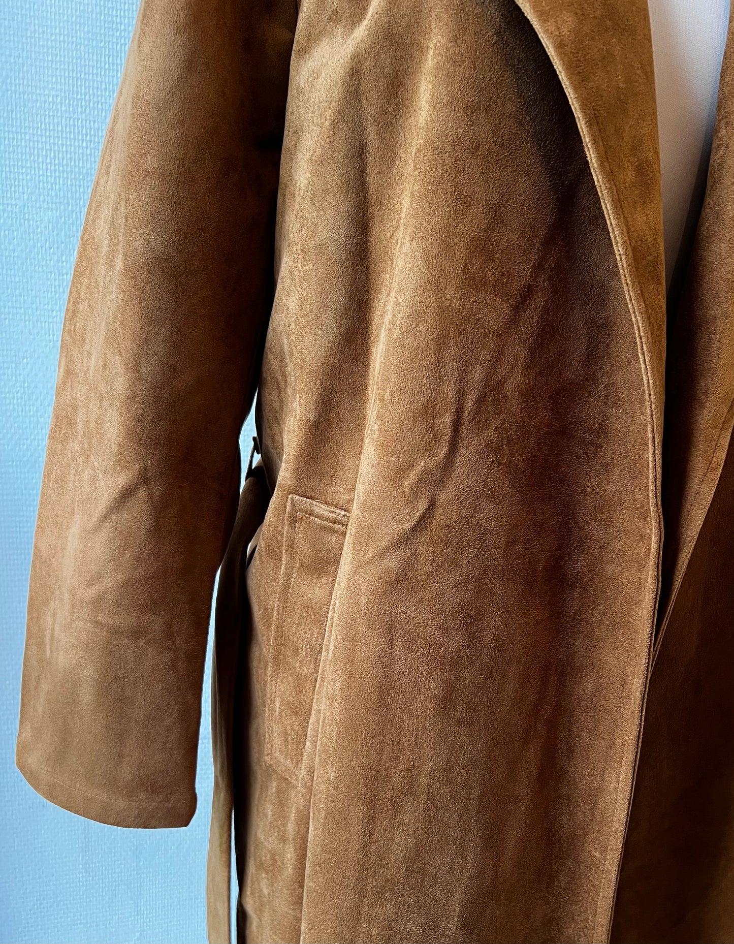 Trench long effet suédine camel