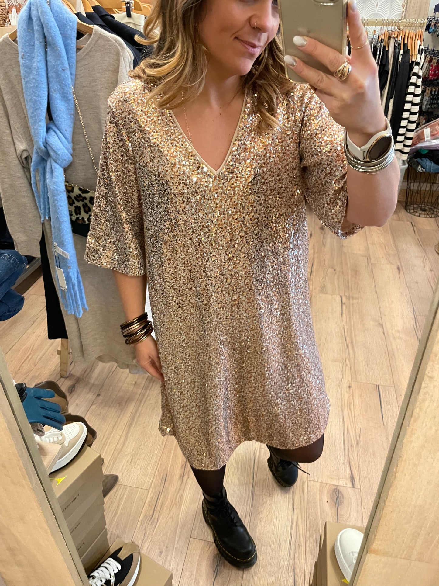 Robe à sequins dorée